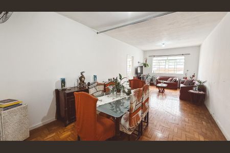 Casa à venda com 233m², 3 quartos e 3 vagasSala