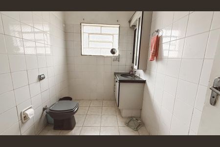 Casa à venda com 233m², 3 quartos e 3 vagasBanheiro