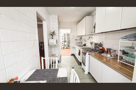 Casa à venda com 233m², 3 quartos e 3 vagasCozinha