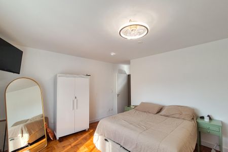 Casa à venda com 250m², 3 quartos e 2 vagasSuíte