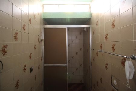 Banheiro da Suíte 1 de casa à venda com 5 quartos, 468m² em Vila Jardim, Porto Alegre