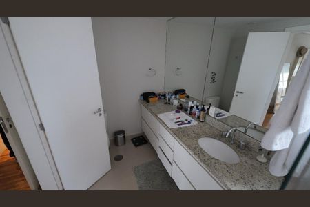 Apartamento à venda com 210m², 4 quartos e 3 vagas Apartamento à venda com 210m², 4 quartos e 3 vagasFoto 32