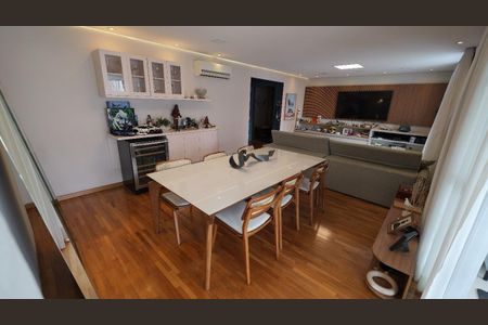 Apartamento à venda com 210m², 4 quartos e 3 vagas Apartamento à venda com 210m², 4 quartos e 3 vagasFoto 04