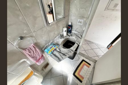 Apartamento à venda com 55m², 2 quartos e 1 vaga Apartamento à venda com 55m², 2 quartos e 1 vagaBanheiro