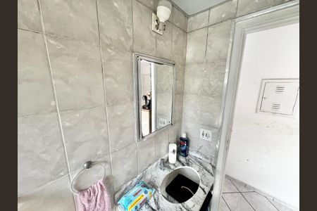Apartamento à venda com 55m², 2 quartos e 1 vaga Apartamento à venda com 55m², 2 quartos e 1 vagaBanheiro