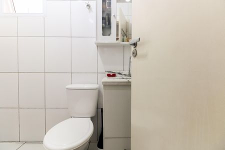 Casa à venda com 80m², 2 quartos e 2 vagas Casa à venda com 80m², 2 quartos e 2 vagasBanheiro