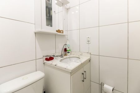 Casa à venda com 80m², 2 quartos e 2 vagas Casa à venda com 80m², 2 quartos e 2 vagasBanheiro