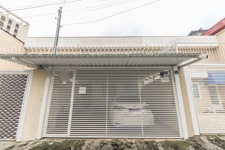 Casa à venda com 80m², 2 quartos e 2 vagas Casa à venda com 80m², 2 quartos e 2 vagasFachada