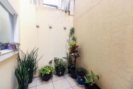 Casa à venda com 80m², 2 quartos e 2 vagas Casa à venda com 80m², 2 quartos e 2 vagasQuintal