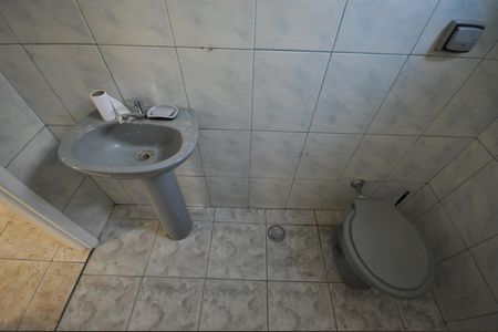 Casa de condomínio à venda com 99m², 3 quartos e 2 vagasLavabo