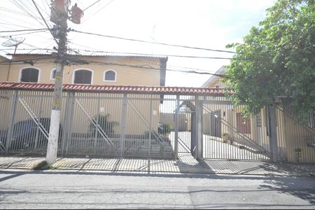 Casa de condomínio à venda com 99m², 3 quartos e 2 vagasFachada