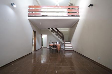 Casa à venda com 340m², 4 quartos e 4 vagasSala
