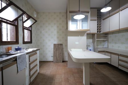 Casa à venda com 340m², 4 quartos e 4 vagasCozinha