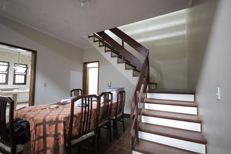 Casa à venda com 340m², 4 quartos e 4 vagasSala