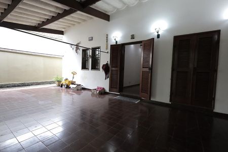 Casa à venda com 340m², 4 quartos e 4 vagasVaranda