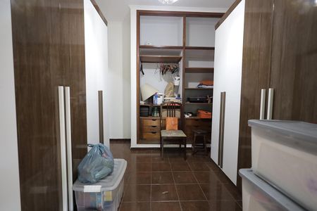 Casa à venda com 340m², 4 quartos e 4 vagasQuarto 2