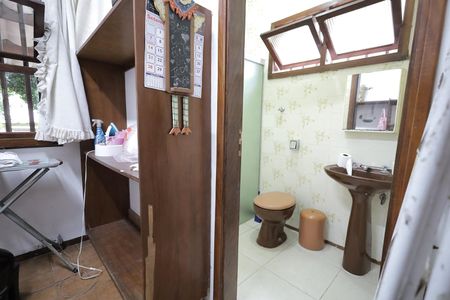 Casa à venda com 340m², 4 quartos e 4 vagasBanheiro Área de Serviço