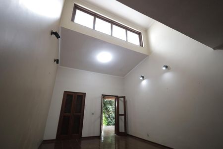 Casa à venda com 340m², 4 quartos e 4 vagasSala