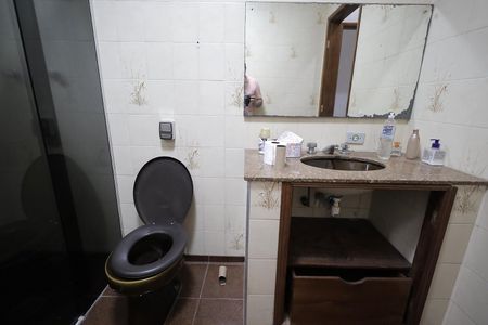 Casa à venda com 340m², 4 quartos e 4 vagasBanheiro 2