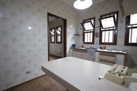 Casa à venda com 340m², 4 quartos e 4 vagasCozinha