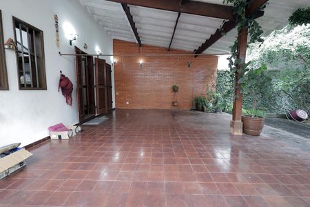 Casa à venda com 340m², 4 quartos e 4 vagasVaranda