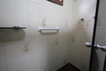 Casa à venda com 340m², 4 quartos e 4 vagasBanheiro 2