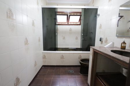 Casa à venda com 340m², 4 quartos e 4 vagasBanheiro 3