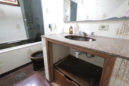 Casa à venda com 340m², 4 quartos e 4 vagasBanheiro 3