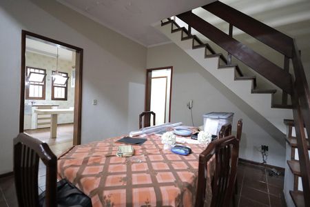 Casa à venda com 340m², 4 quartos e 4 vagasSala