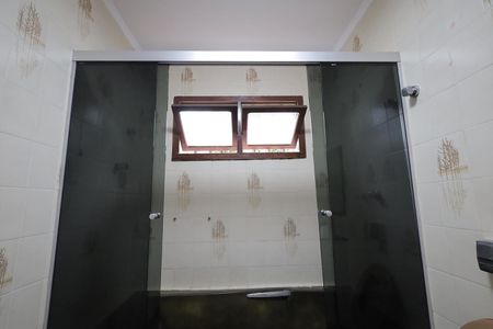 Casa à venda com 340m², 4 quartos e 4 vagasBanheiro 3