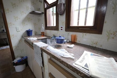 Casa à venda com 340m², 4 quartos e 4 vagasCozinha