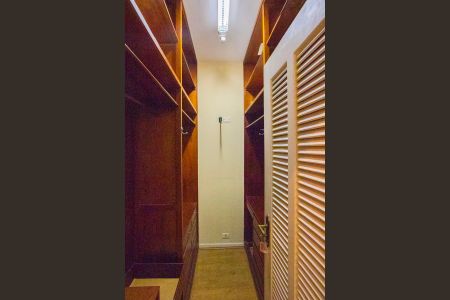 Apartamento à venda com 160m², 3 quartos e 2 vagasCloset do quarto 1