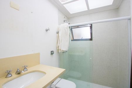 Apartamento à venda com 160m², 3 quartos e 2 vagasBanheiro do quarto 1