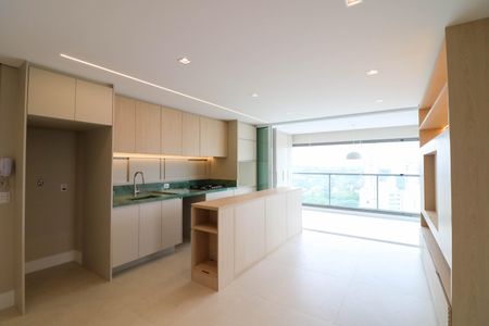 Sala / Cozinha de apartamento para alugar com 2 quartos, 77m² em Santo Amaro, São Paulo