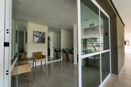 Apartamento à venda com 158m², 3 quartos e 2 vagas Apartamento à venda com 158m², 3 quartos e 2 vagasHall de entrada