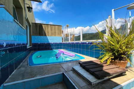 Apartamento à venda com 158m², 3 quartos e 2 vagas Apartamento à venda com 158m², 3 quartos e 2 vagasPiscina