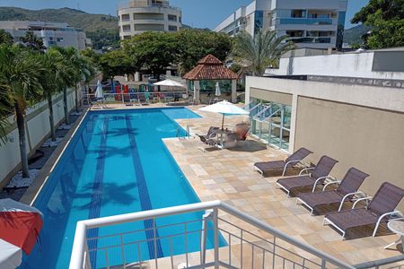 Apartamento à venda com 158m², 3 quartos e 2 vagas Apartamento à venda com 158m², 3 quartos e 2 vagasÁrea comum - Piscina