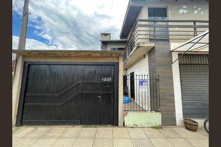 Casa à venda com 180m², 6 quartos e 2 vagasPlaca Cod.UYPO-78