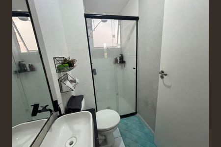 Banheiro de apartamento para alugar com 2 quartos, 42m² em Cavalhada, Porto Alegre