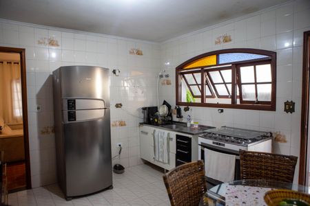 Casa à venda com 128m², 3 quartos e 2 vagas Casa à venda com 128m², 3 quartos e 2 vagasCozinha