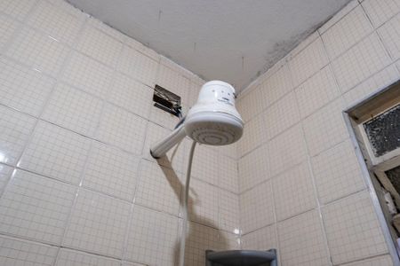 Banheiro de kitnet/studio à venda com 1 quarto, 35m² em Pinheiros, São Paulo