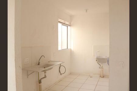 Cozinha e Área de Serviço de apartamento para alugar com 2 quartos, 47m² em Setor Grande Retiro, Goiânia