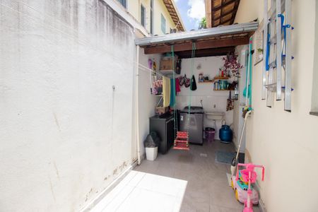 Casa à venda com 90m², 2 quartos e 1 vaga Casa à venda com 90m², 2 quartos e 1 vagaQuintal