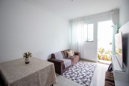 Sala de casa à venda com 2 quartos, 90m² em Parque Xangri-lá, Contagem