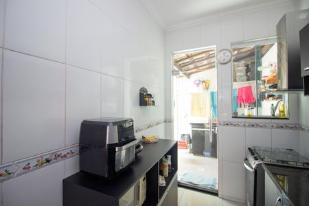 Casa à venda com 90m², 2 quartos e 1 vaga Casa à venda com 90m², 2 quartos e 1 vagaCozinha e Área de Serviço