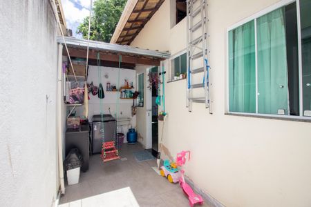 Casa à venda com 90m², 2 quartos e 1 vaga Casa à venda com 90m², 2 quartos e 1 vagaQuintal