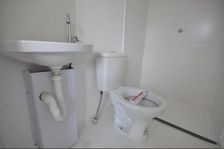 Banheiro de kitnet/studio à venda com 1 quarto, 16m² em Vila Nilo, São Paulo