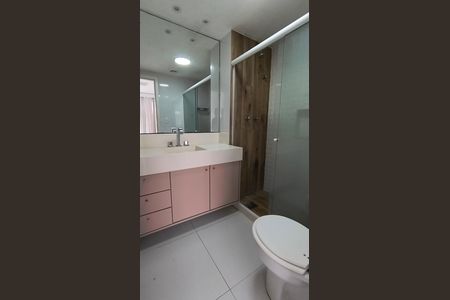 Apartamento à venda com 180m², 4 quartos e 3 vagas Apartamento à venda com 180m², 4 quartos e 3 vagasBanheiro da Suíte 1
