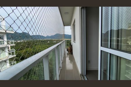 Apartamento à venda com 180m², 4 quartos e 3 vagas Apartamento à venda com 180m², 4 quartos e 3 vagasVaranda da Suíte 1