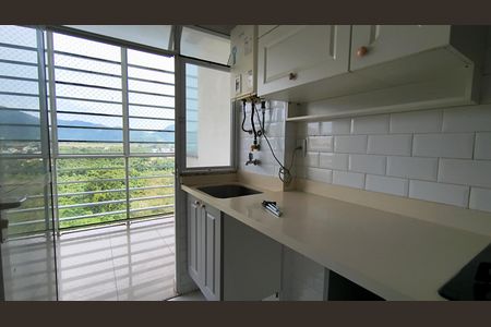 Apartamento à venda com 180m², 4 quartos e 3 vagas Apartamento à venda com 180m², 4 quartos e 3 vagasCozinha e Área de Serviço